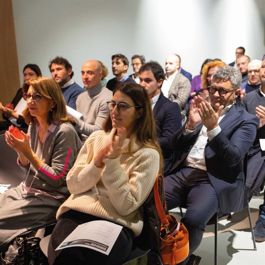 Human-centric Workspace-06(3)